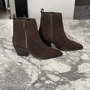 New! House Of Harlow 1960 Dark Brown Suede Ankle Boots size 9